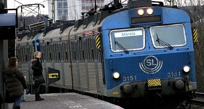 File:X10Pendeltaag.jpg