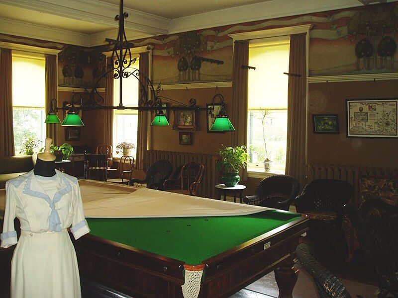 File:Billiard room.JPG