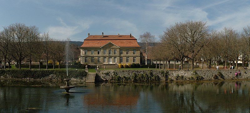 File:Chateau de l'isle.jpg