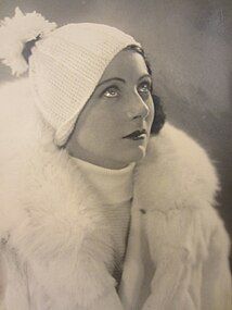 Swedish actress Dora Söderberg, 1933.