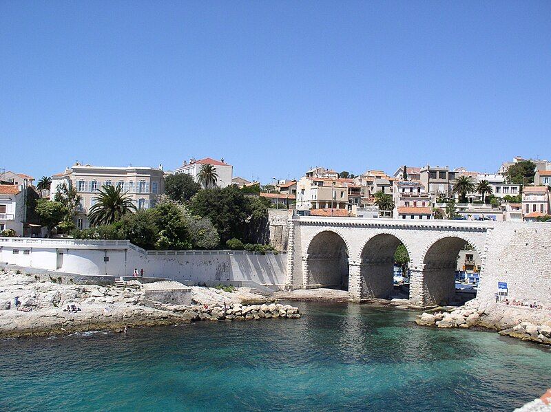 File:Fishing port.jpg