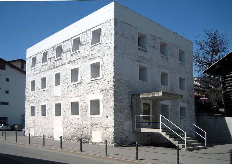 File:Flims Gelbes Haus.jpg