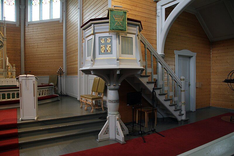 File:Gravdal-Buksnes-Stabkirche-46-Kanzel-2019-gje.jpg