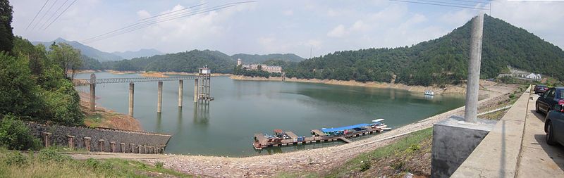 File:Huangcai Reservoir 102.jpg