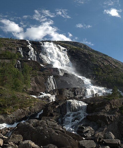 File:Langfossen1.jpg