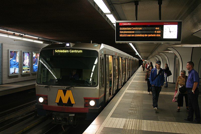 File:Marconiplein metrostation.JPG