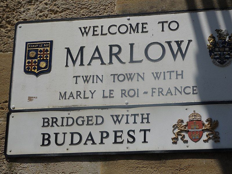 File:Marlow sign.JPG