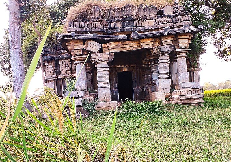 File:Mondasaale temple.jpg