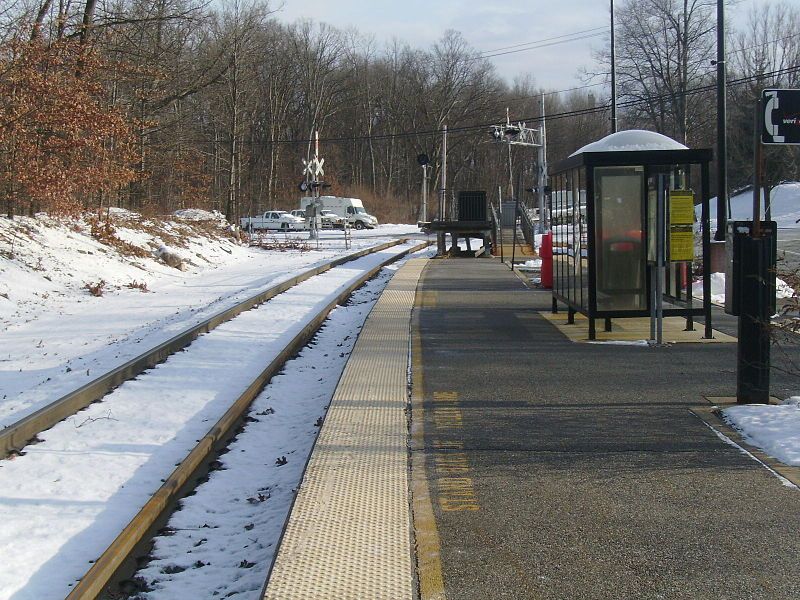 File:Mount Olive station.jpg