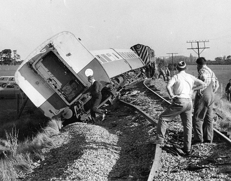 File:Tasman Limited derailment.jpg