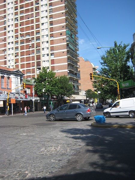 File:Villa Urquiza 2270.jpg