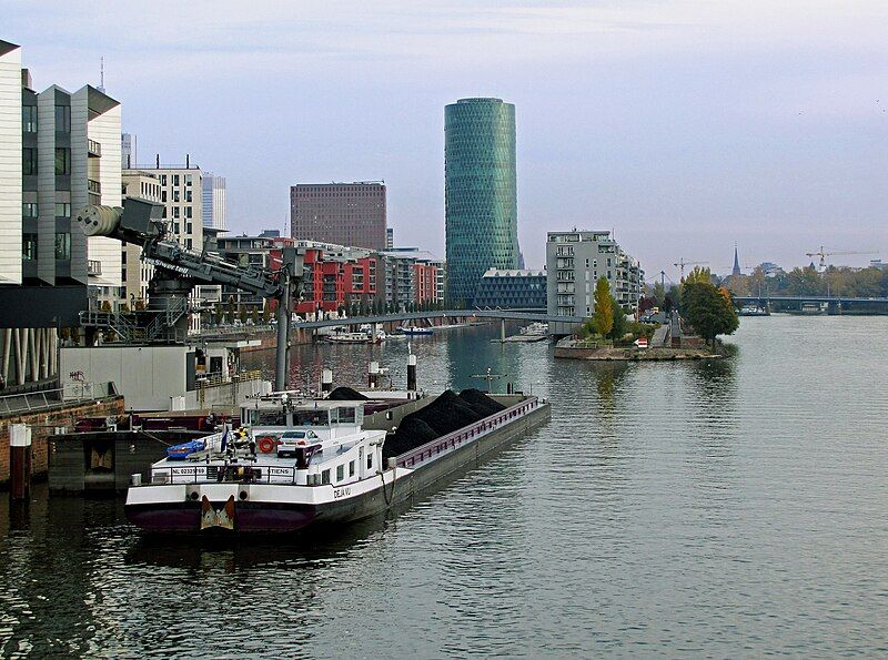 File:Westhafen-2010-ffm-092.jpg