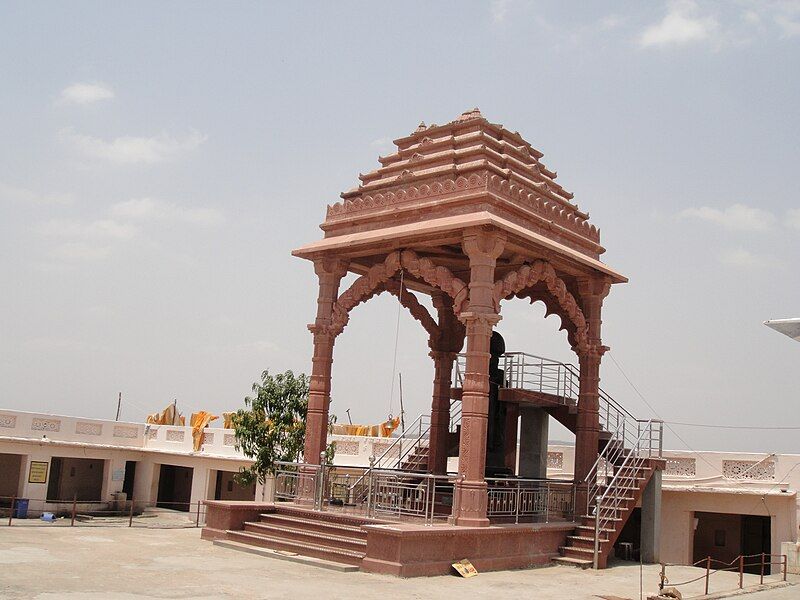 File:Andeshwar Temple.JPG