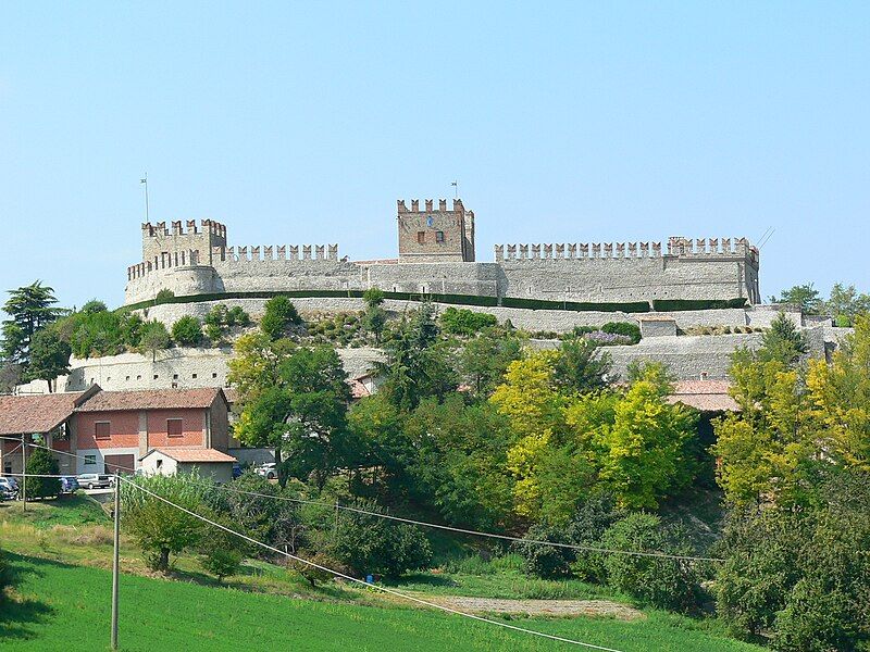 File:Castello di Montesegale.JPG