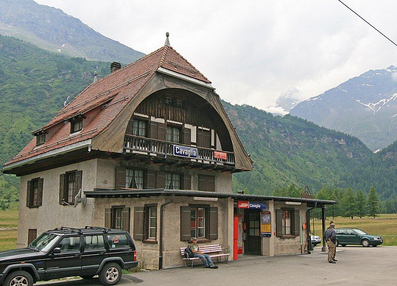 File:Cavaglia train station.jpg