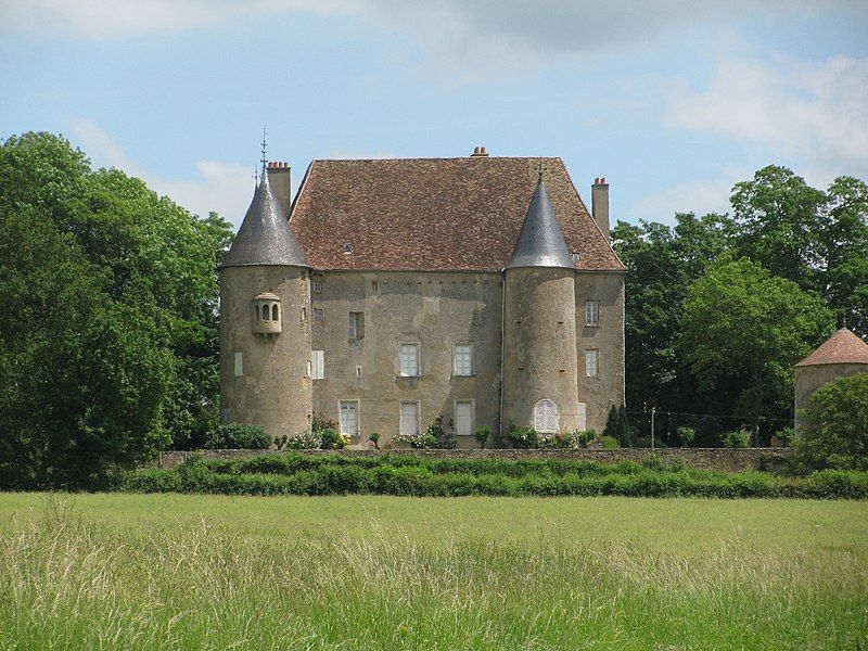 File:Chateau-Domecy-2.JPG