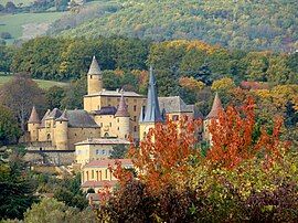 The chateau and the church in Jarnioux