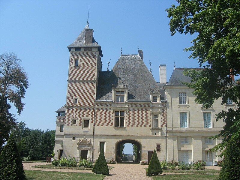 File:Chateaudes Reaux.jpg