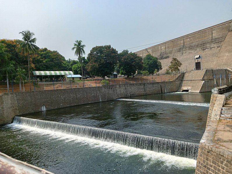 File:Dam 4.jpg