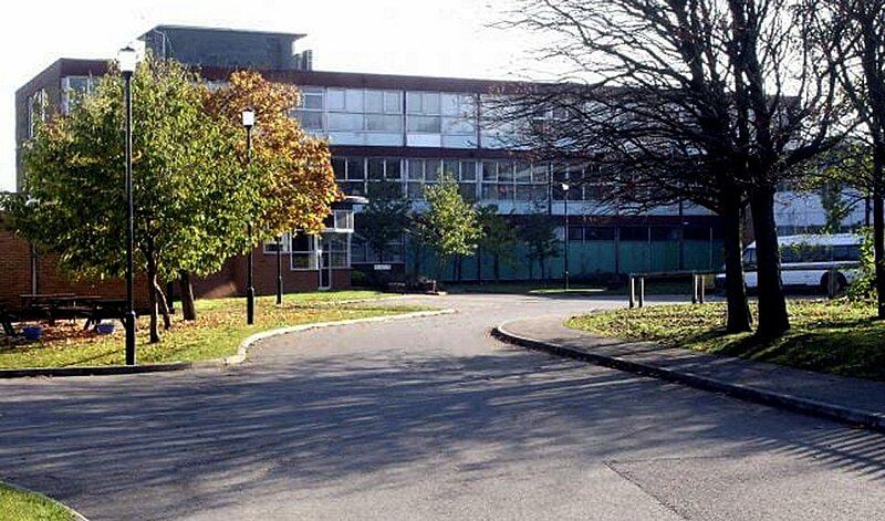 File:Greencroft Comprehensive School.jpg