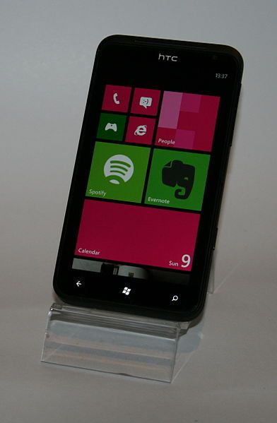 File:HTC Titan.jpeg