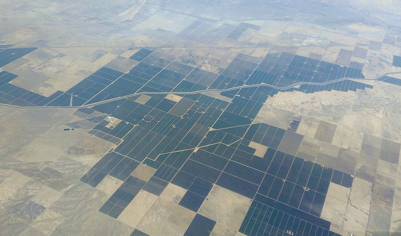 File:Kern-County-farms-and-california-aqueduct-Aerial-from-west-August-2014.jpg