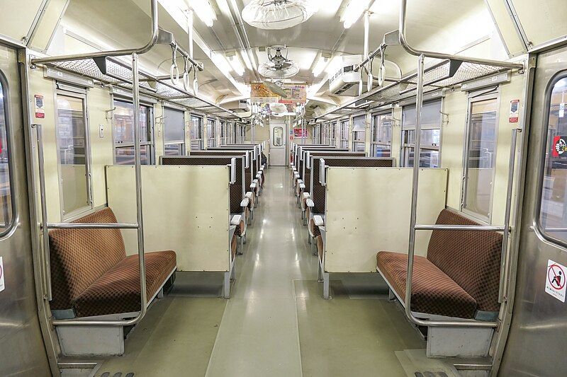 File:Kiha147-50 Inside.jpg