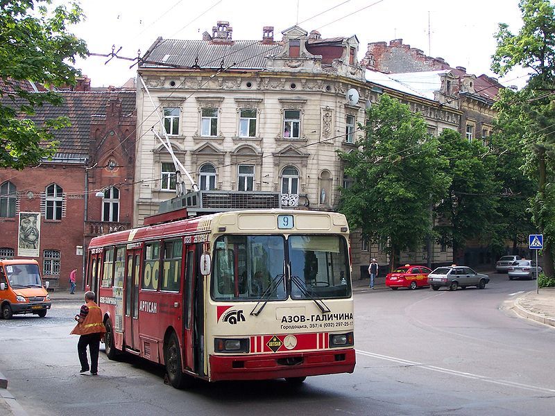 File:Lwów - Trolejbus.JPG