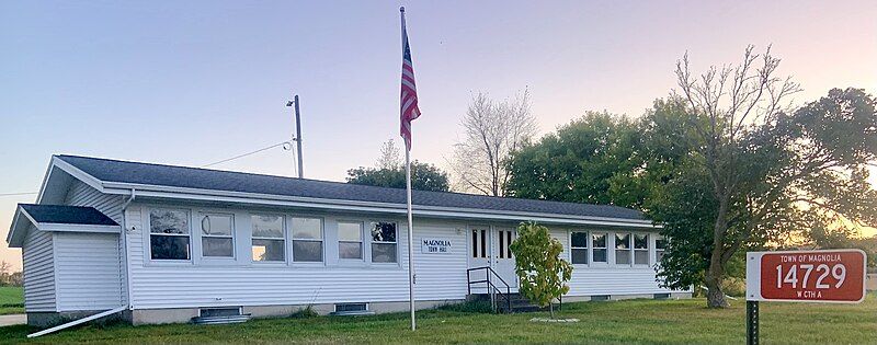 File:Magnolia Town Hall.jpg