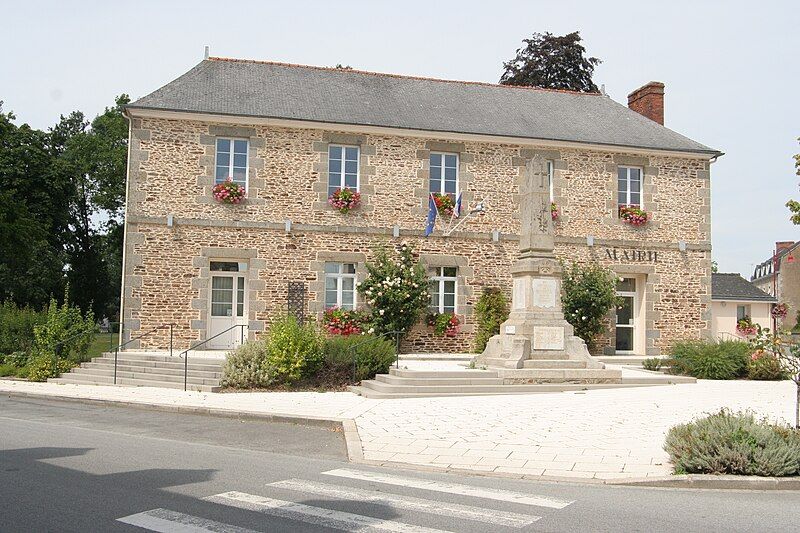 File:Mohon - mairie.JPG