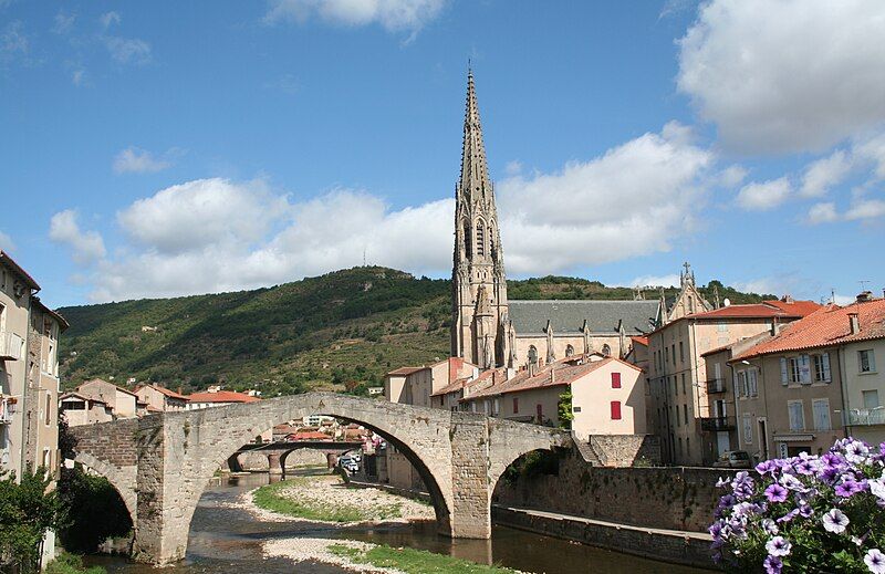 File:Saint-Affrique pont.JPG