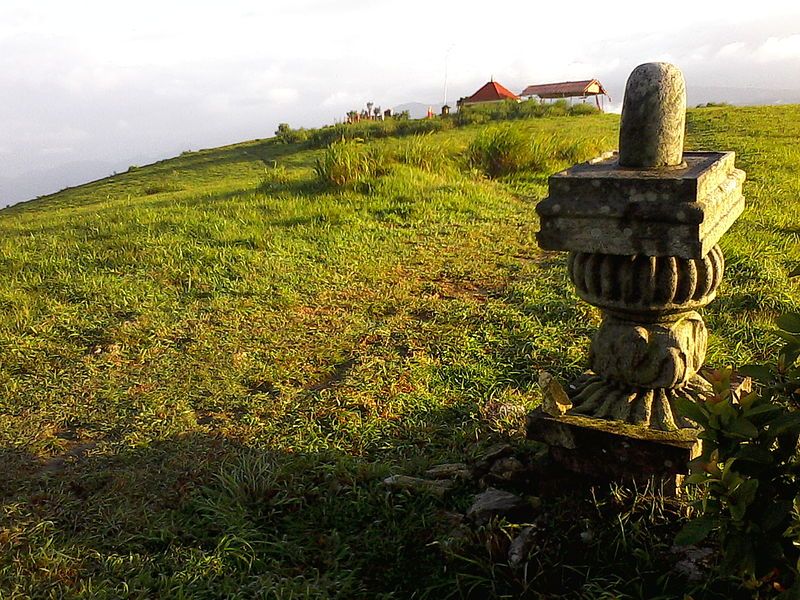 File:Sivalingam at panchalimedu.jpg