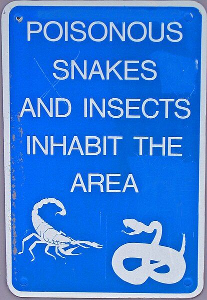 File:Snake warning sign.jpg