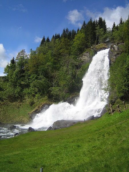 File:Steinsdalsfossen.jpg