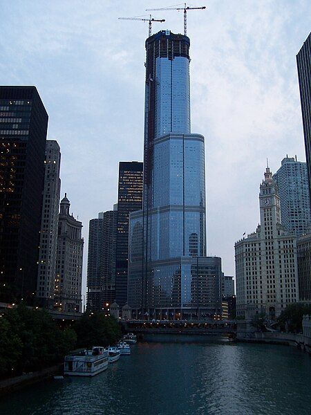 File:Trump hotel chicago.jpg