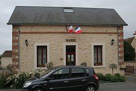 The town hall of Villaines-la-Gonais