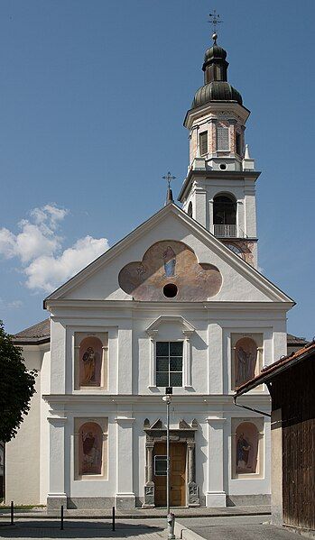 File:B-Rhaezuens-Kath-Kirche.jpg