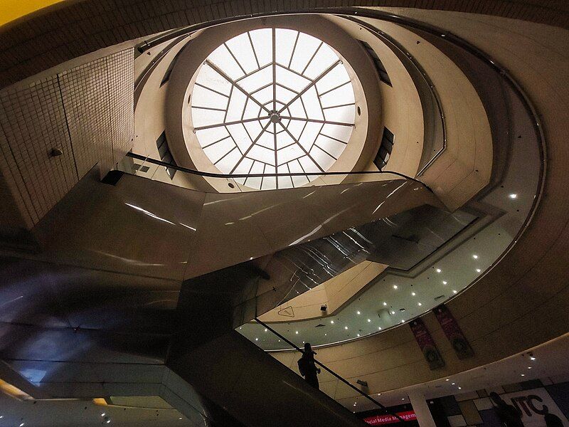 File:Central atrium, Komtar.jpg