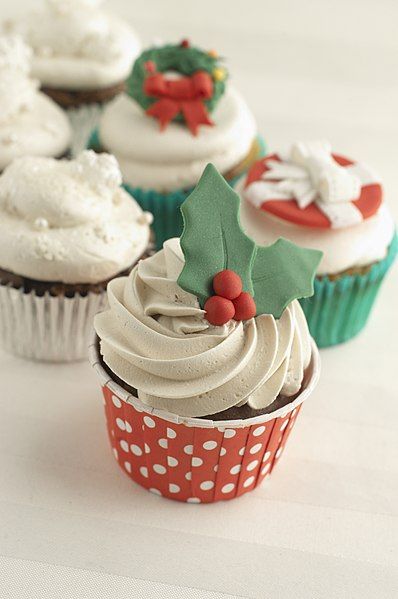 File:Christmas Cupcakes.jpg