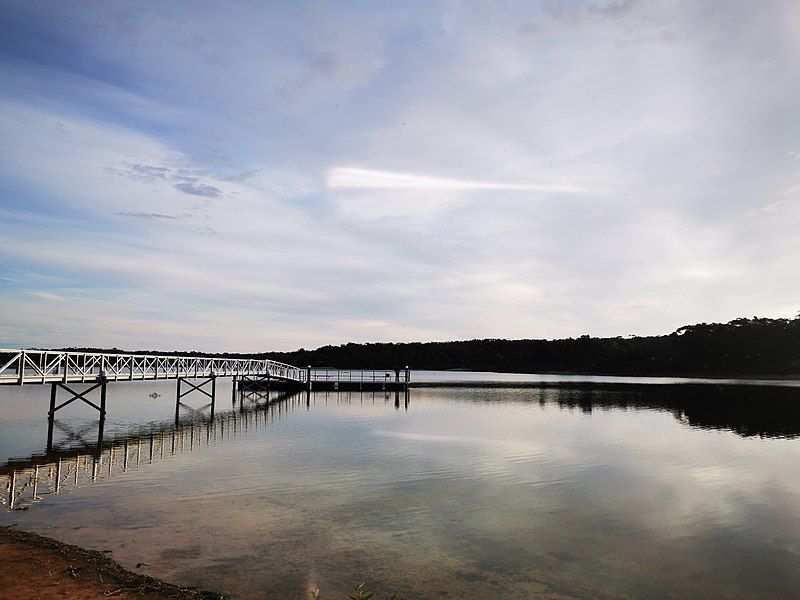 File:Devilbend pier.jpg