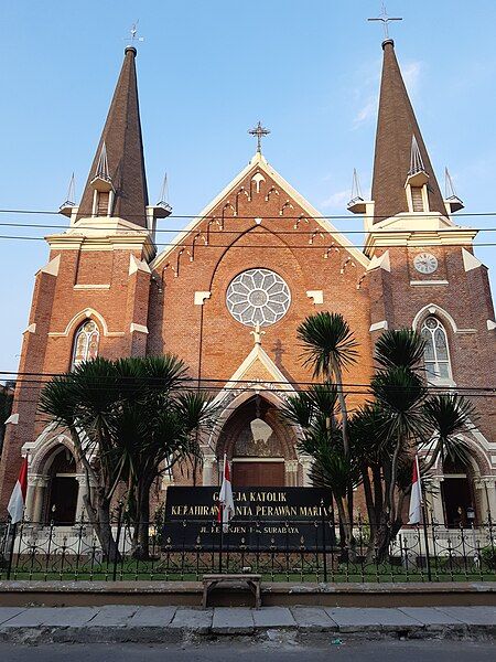 File:Gereja Kelsapa Surabaya.jpg