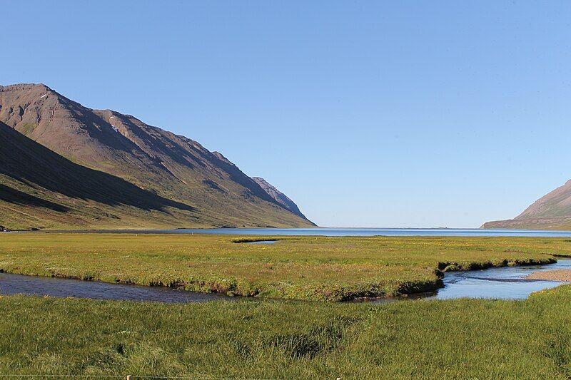 File:Hestfjall í Héðinsfirði.JPG