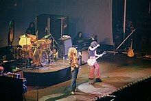 Led Zeppelin live on stage 1975