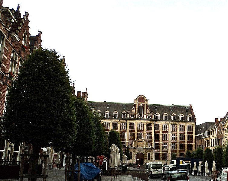 File:Leuven Heilig Drievuldigheidscollege.jpg