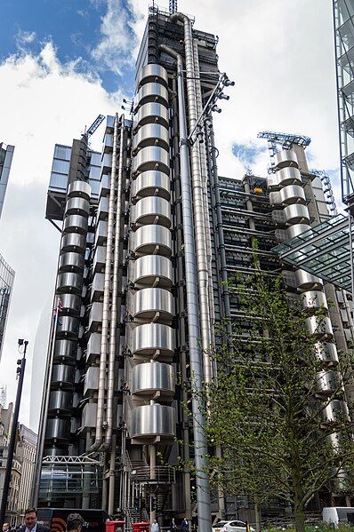 File:Lloyd's Building, London.jpg