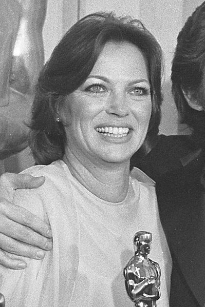 File:LouiseFletcherOscar (cropped).jpg