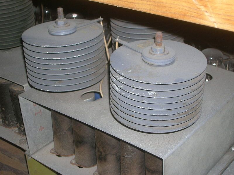 File:MADDIDA Selen Rectifier.JPG