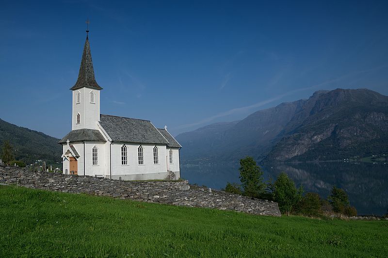 File:Nes kirke, 2016-3.jpg