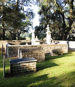 Thomas Heyward, Jr. grave site, located at the Old House Plantation.