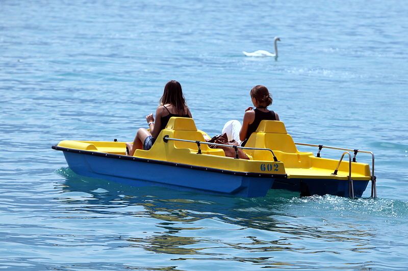 File:Pedalo IMG 2877.JPG